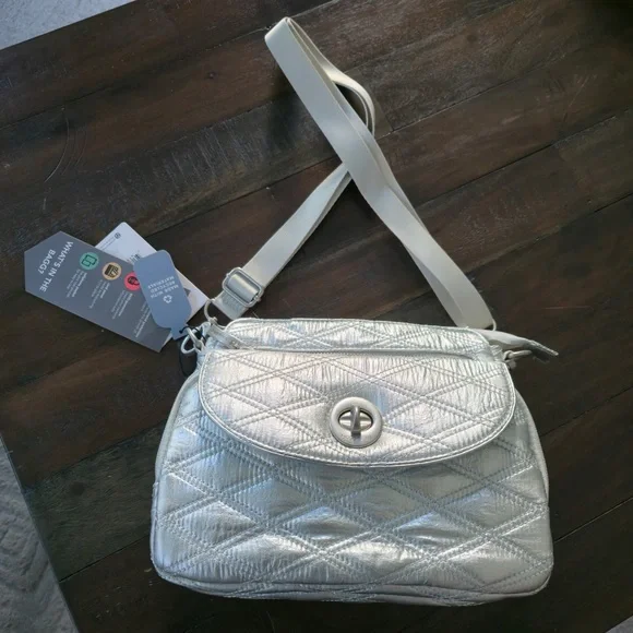 Baggallini Silver Quilted Crossbody Bag - Picture 1 of 4
